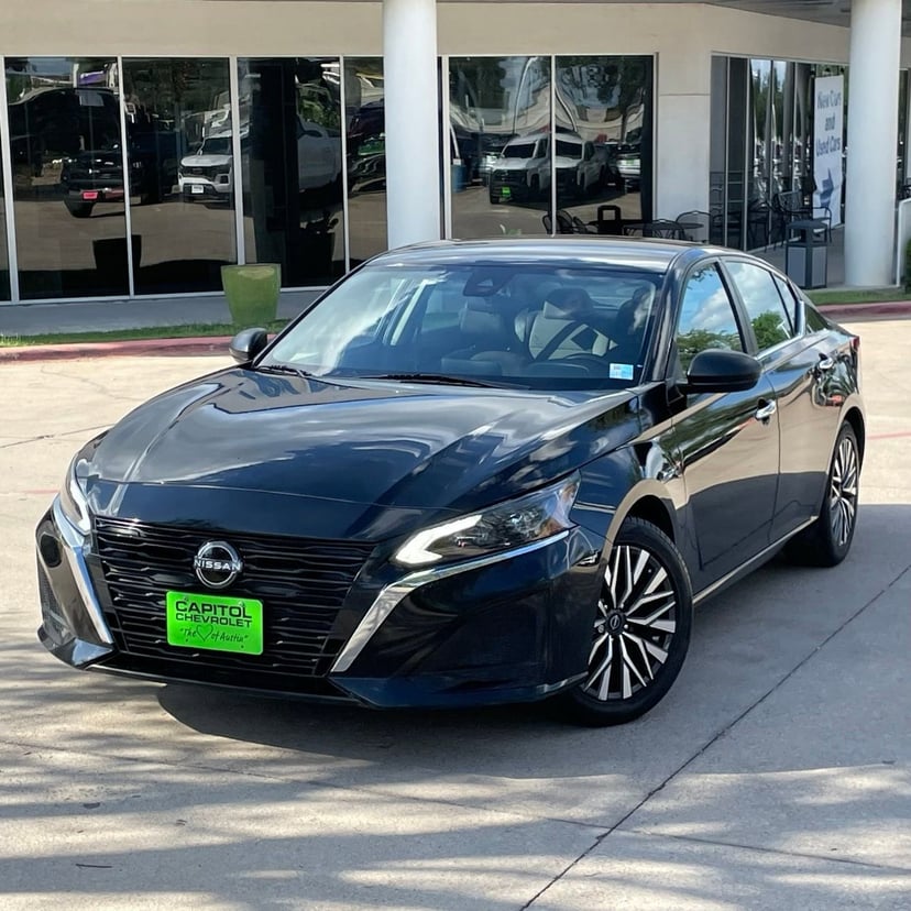 2024 Nissan Altima - Image 10