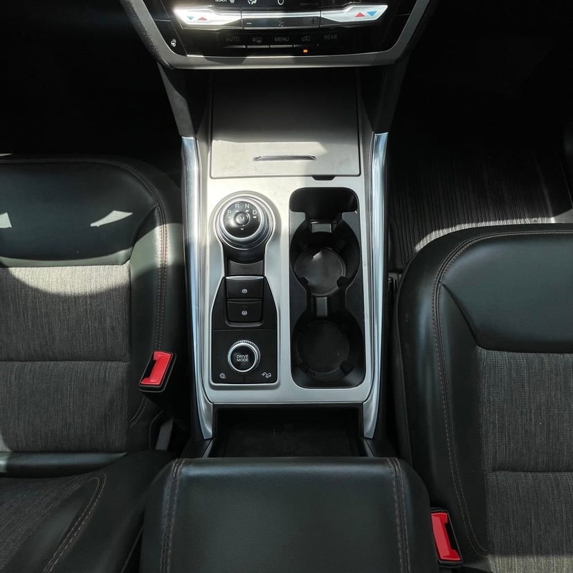 2022 Ford Explorer - Image 19