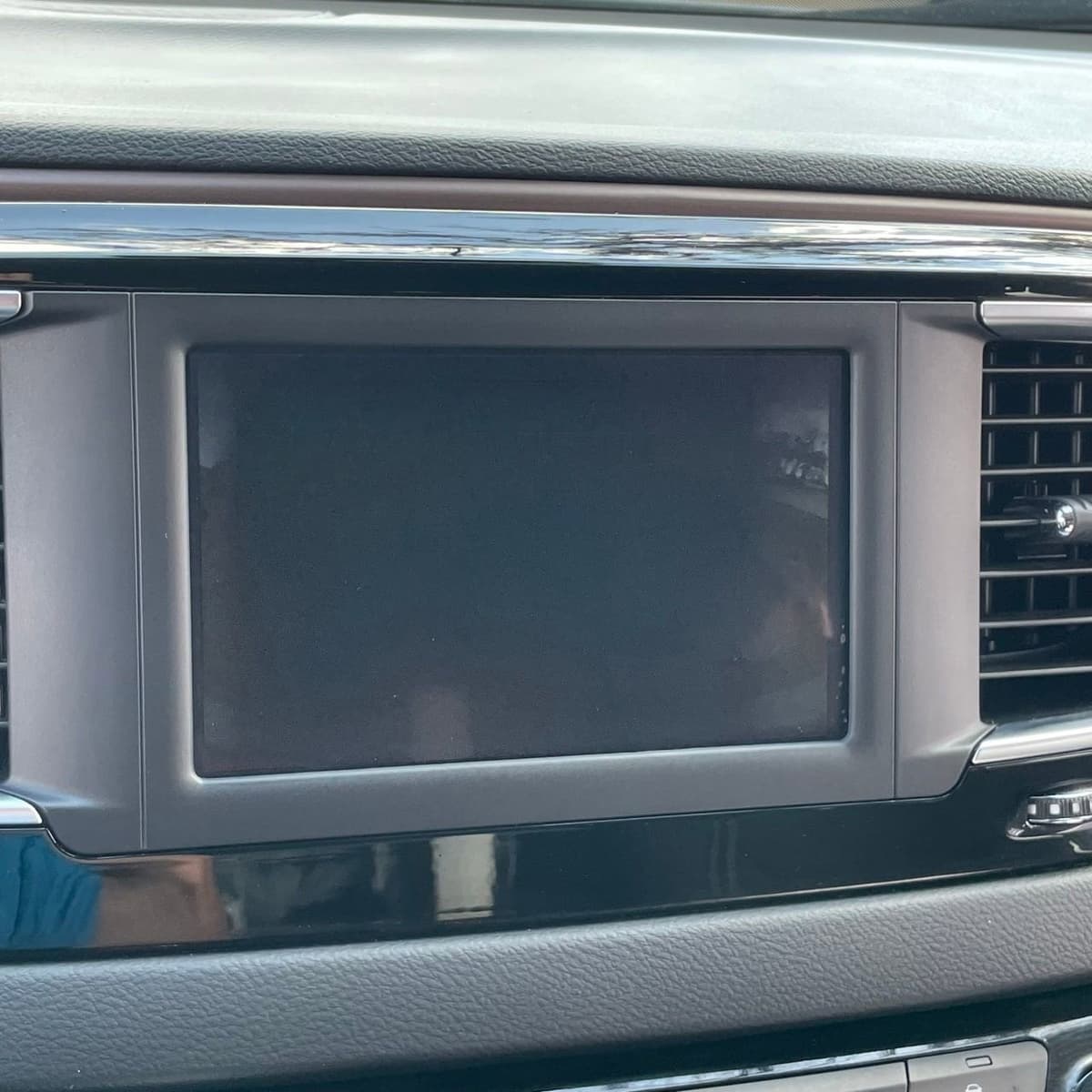 2023 Chrysler Voyager - Image 17