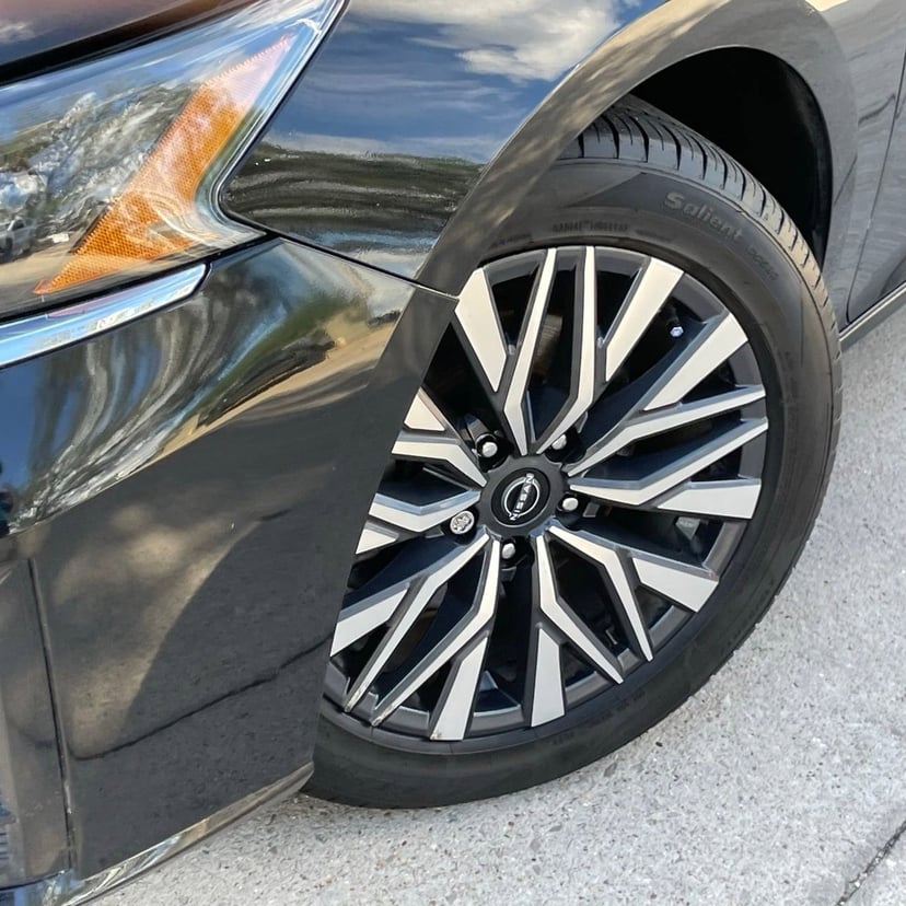 2024 Nissan Altima - Image 9