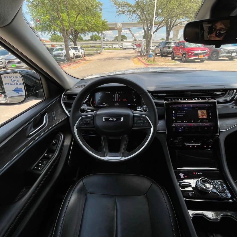 2022 Jeep Grand Cherokee 4xe - Image 12