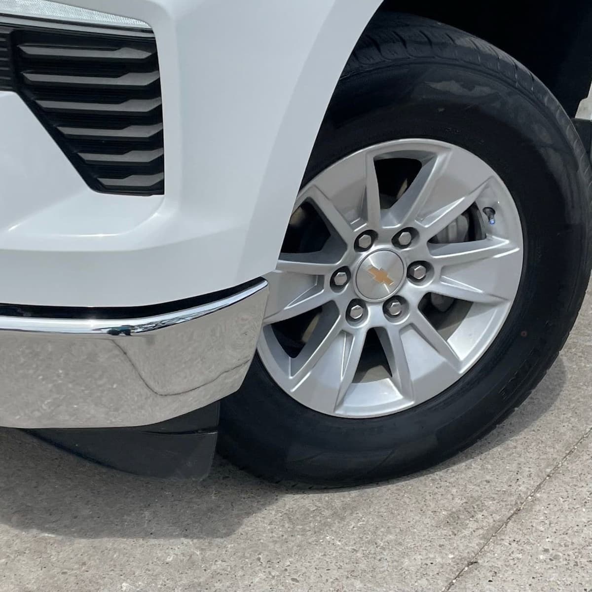 2025 Chevrolet Silverado 1500 - Image 9