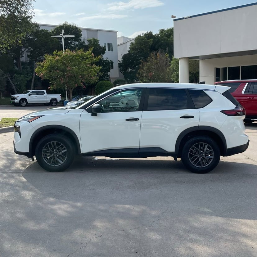 2024 Nissan Rogue - Image 3