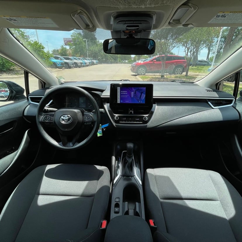 2025 Toyota Corolla - Image 10