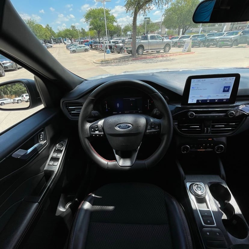 2025 Ford Escape - Image 11