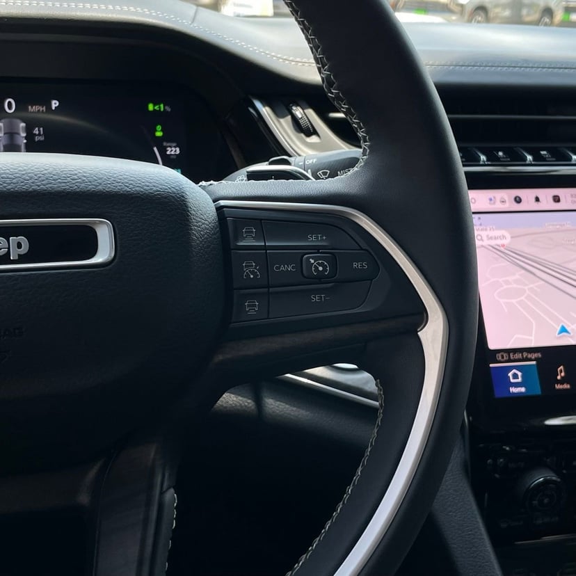 2022 Jeep Grand Cherokee 4xe - Image 14