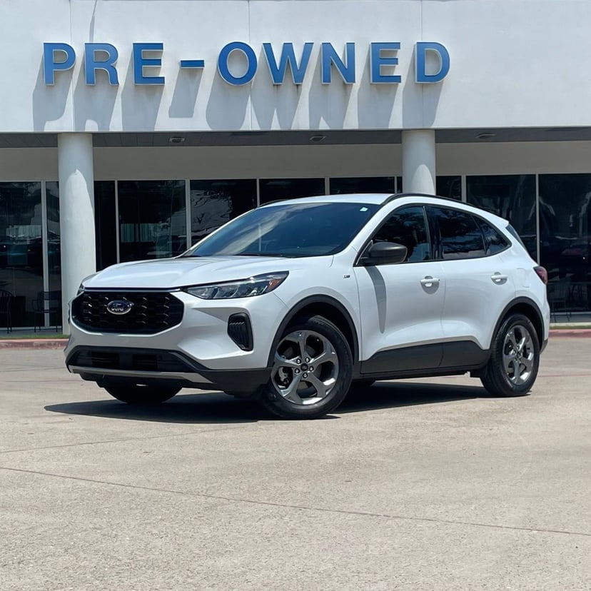 2025 Ford Escape - Image 2