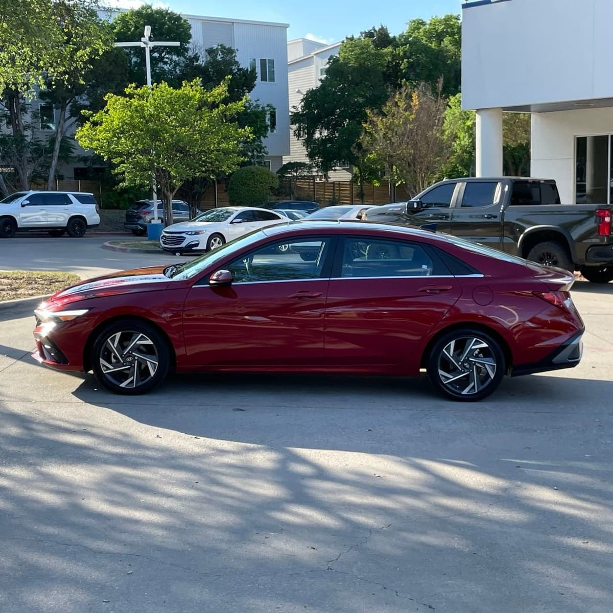 2025 Hyundai Elantra - Image 3