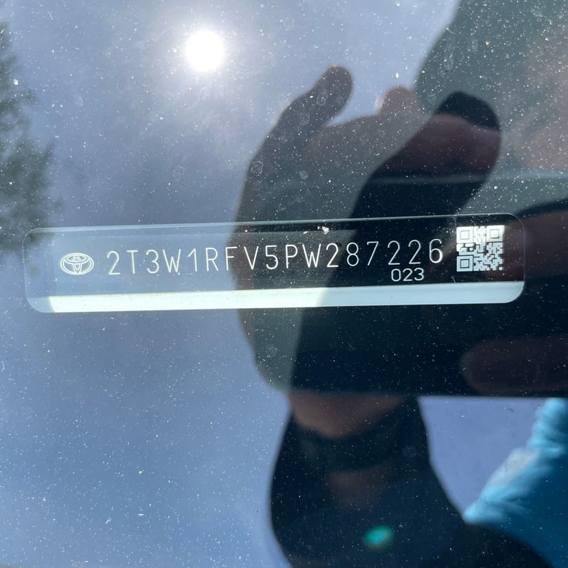 2023 Toyota RAV4 - Image 28