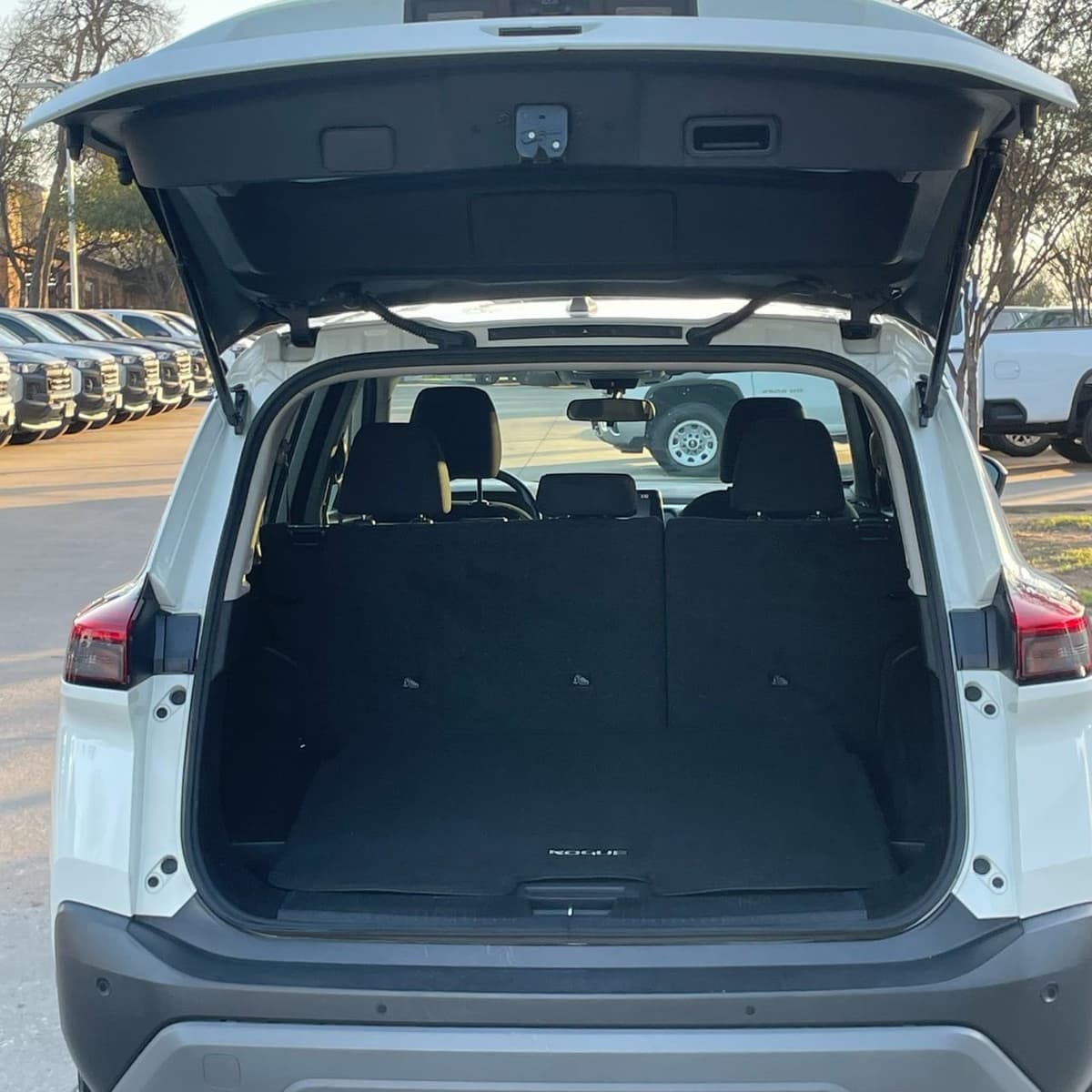 2023 Nissan Rogue - Image 27