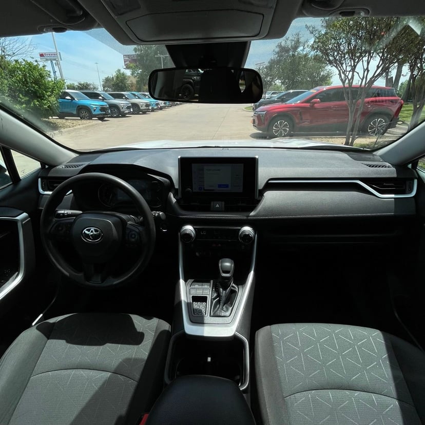 2023 Toyota RAV4 - Image 11