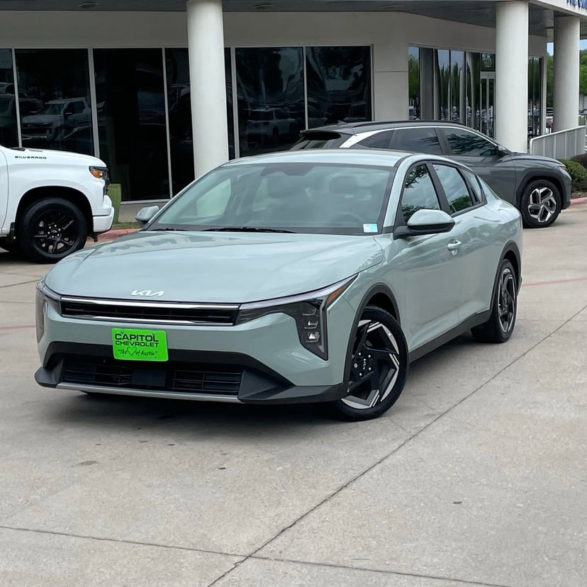 2025 Kia K4 - Image 9
