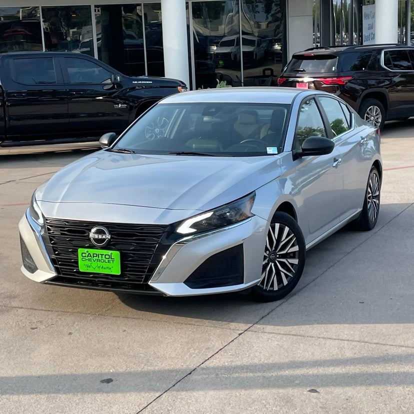 2024 Nissan Altima - Image 10