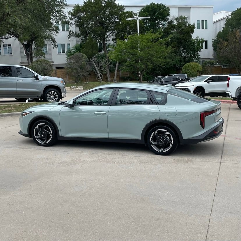 2025 Kia K4 - Image 3