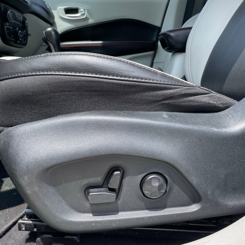 2019 Jeep Compass - Image 23