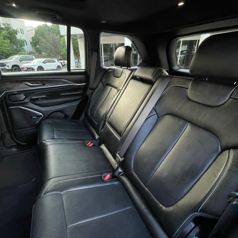 2023 Jeep Grand Cherokee - Image 24