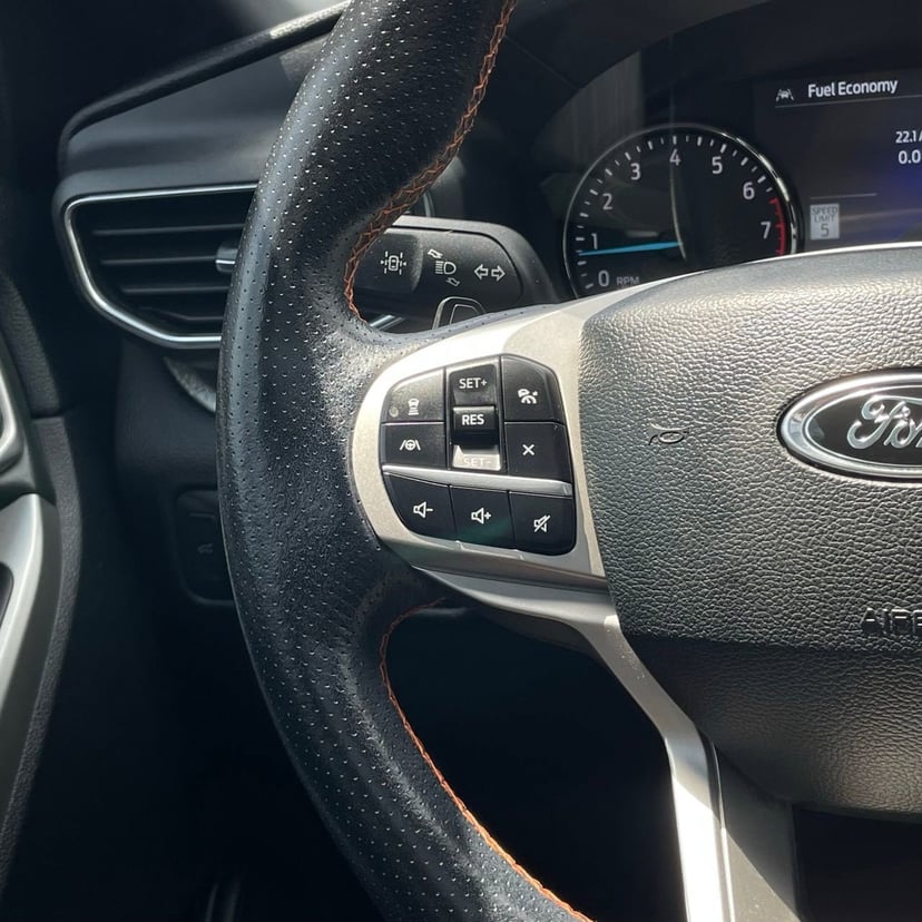 2022 Ford Explorer - Image 13
