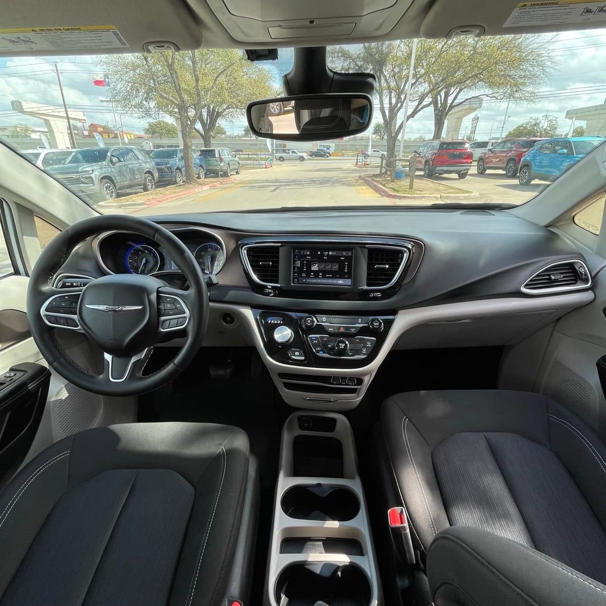 2023 Chrysler Voyager - Image 9