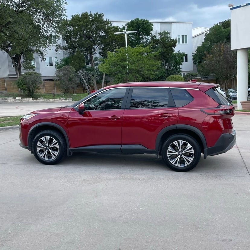 2023 Nissan Rogue - Image 3
