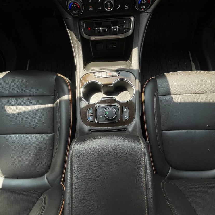 2023 GMC Acadia - Image 20