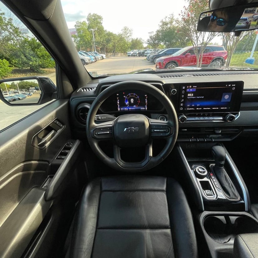 2023 Chevrolet Colorado - Image 12