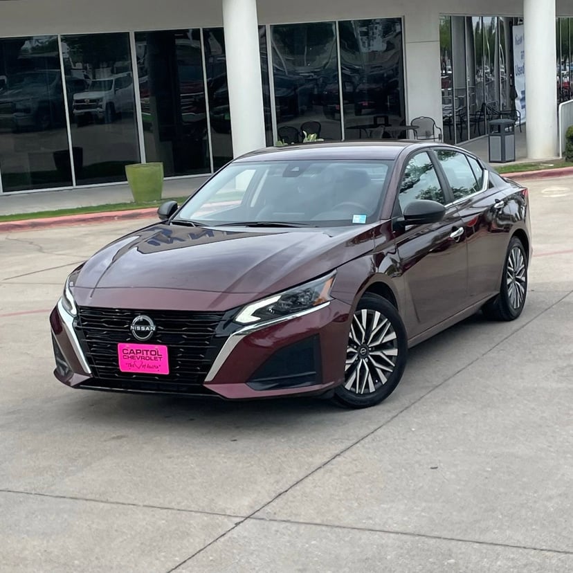 2024 Nissan Altima - Image 9