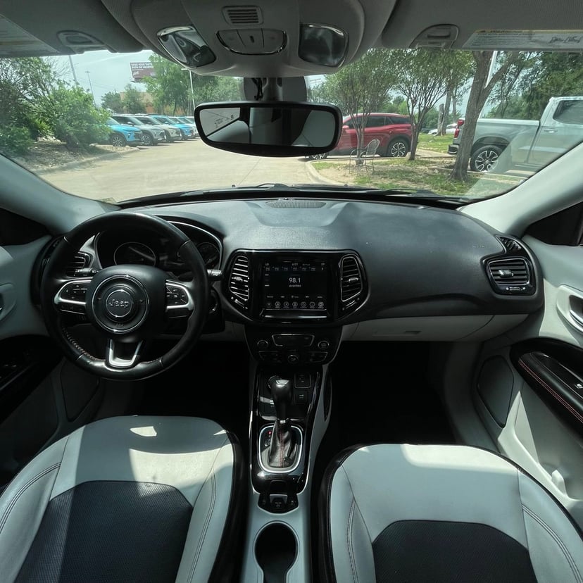 2019 Jeep Compass - Image 12
