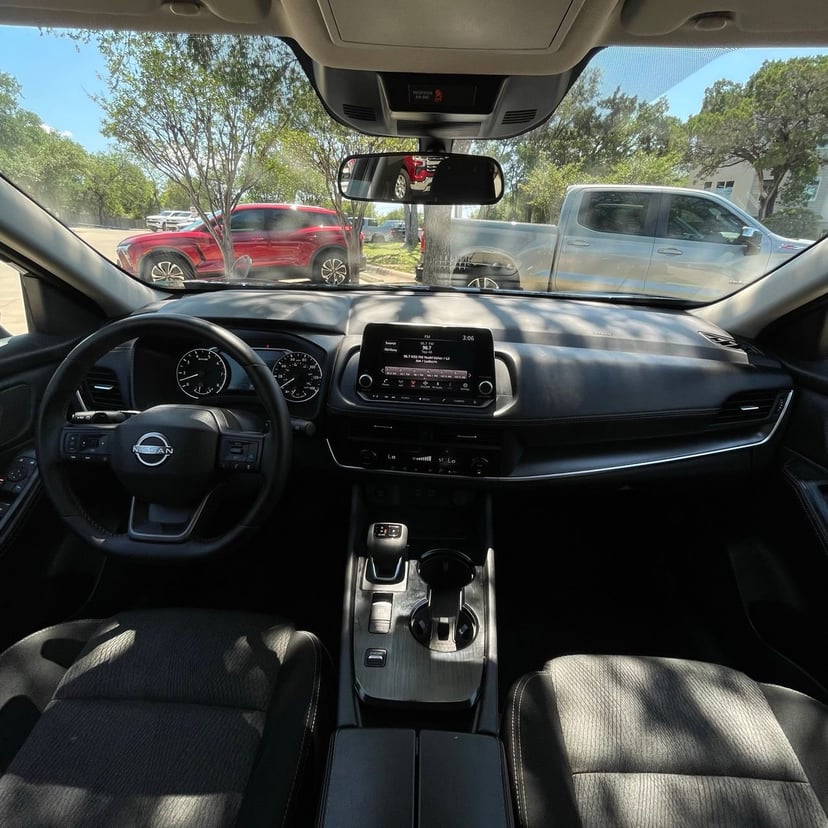 2025 Nissan Rogue - Image 10