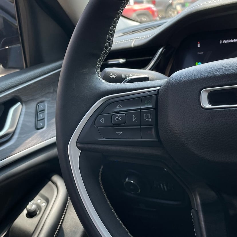 2022 Jeep Grand Cherokee 4xe - Image 13