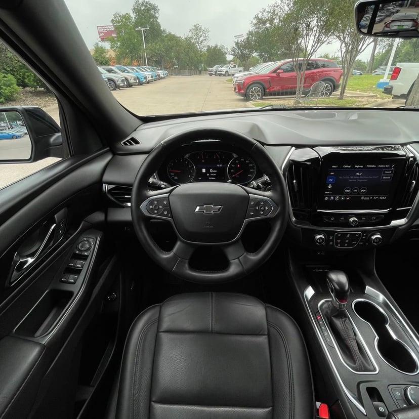 2022 Chevrolet Traverse - Image 12
