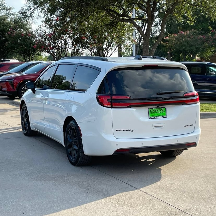2026 Chrysler Pacifica - Image 3