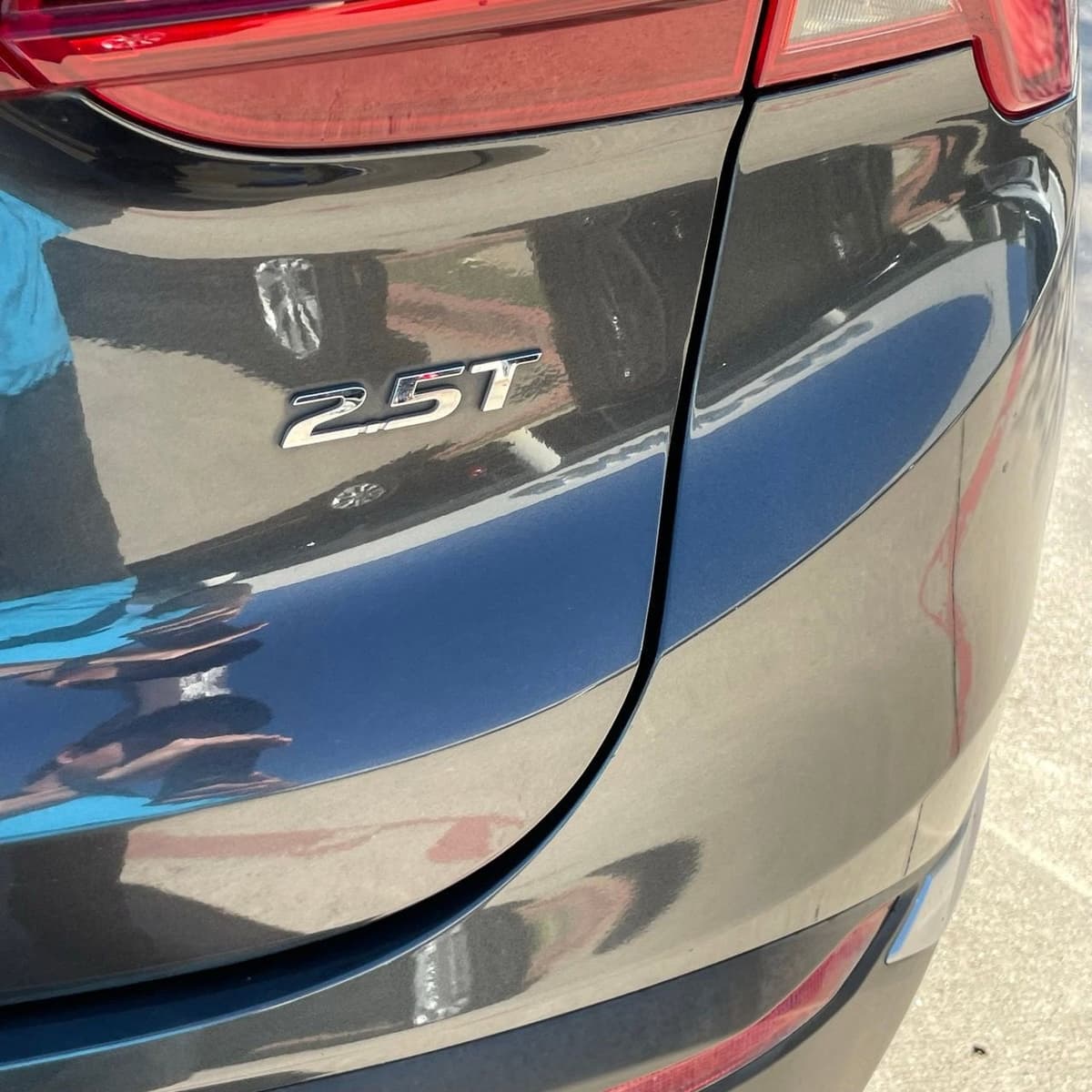 2022 Hyundai Santa Fe - Image 6