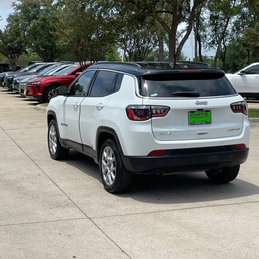 2025 Jeep Compass - Image 4
