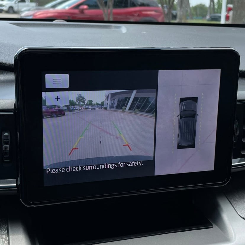 2022 Ford Explorer - Image 18