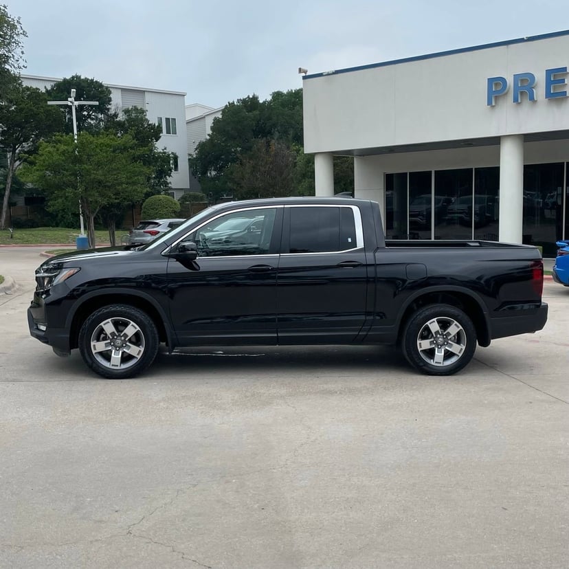 2025 Honda Ridgeline - Image 3