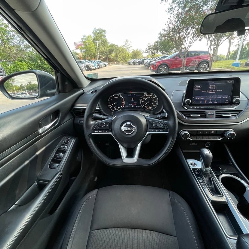 2024 Nissan Altima - Image 12