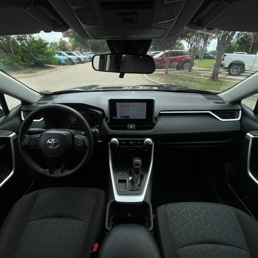 2024 Toyota RAV4 - Image 11