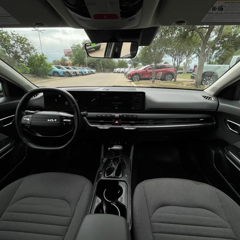 2025 Kia K4 - Image 10