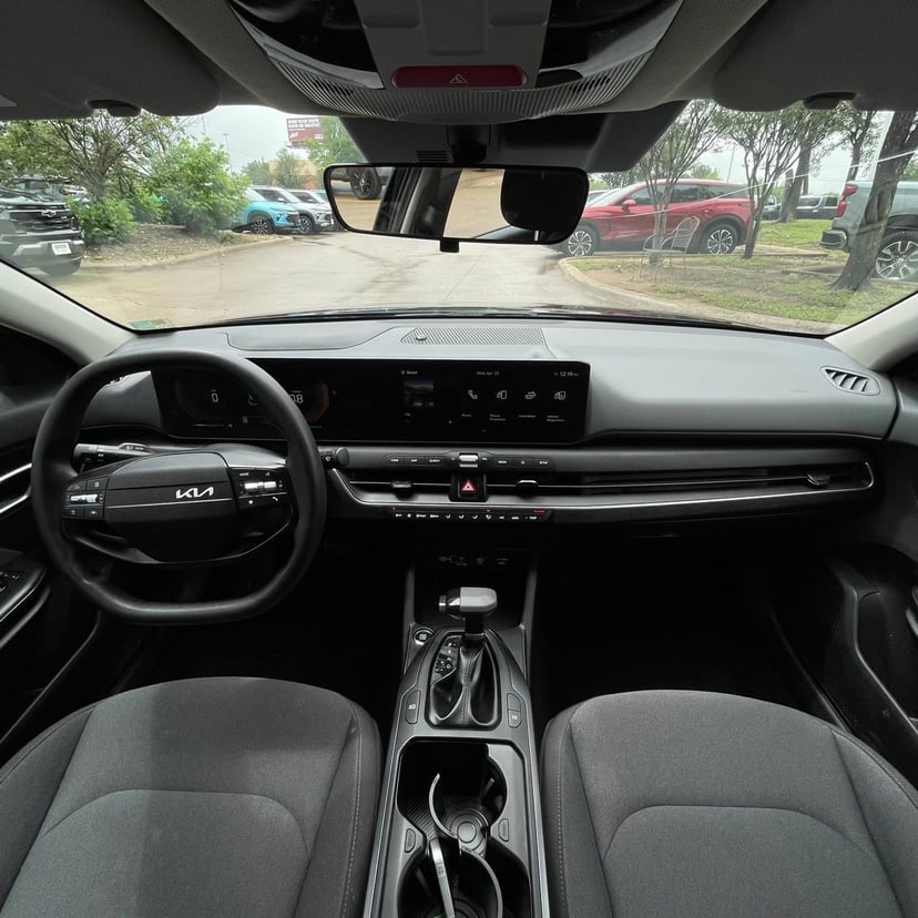2025 Kia K4 - Image 10