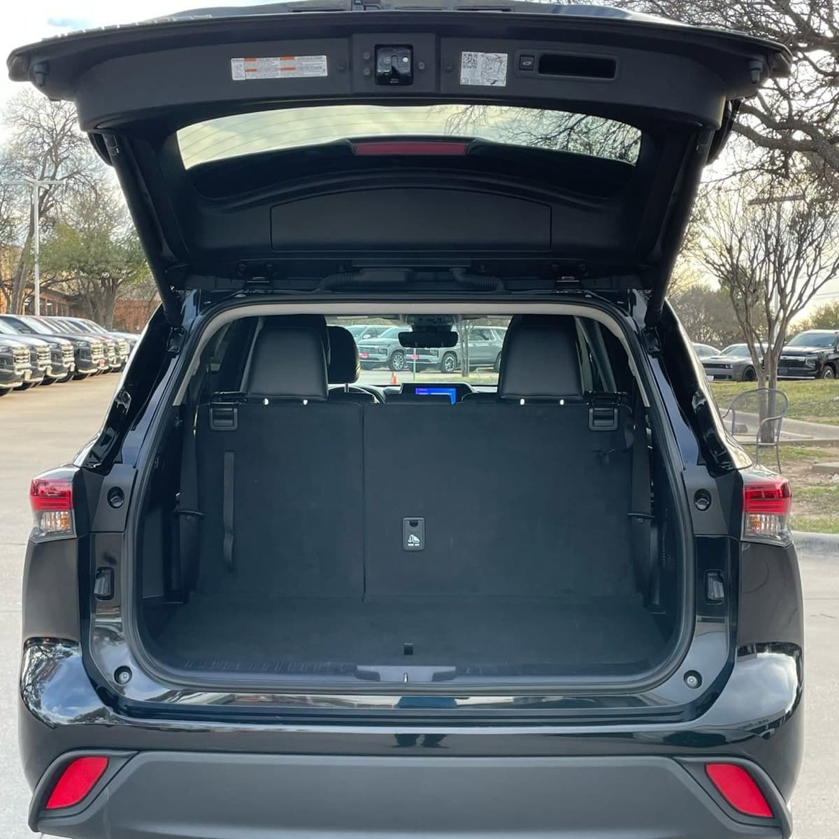 2024 Toyota Highlander - Image 27