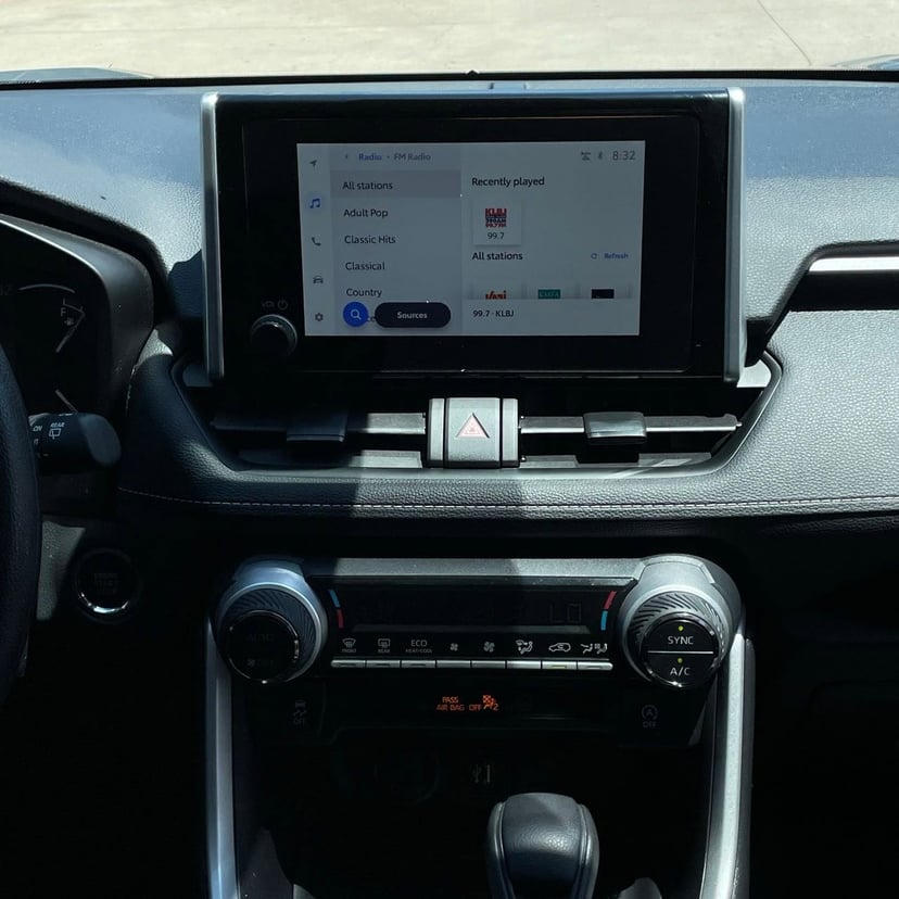 2024 Toyota RAV4 - Image 18