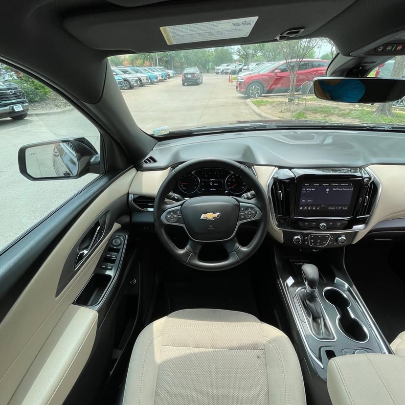2023 Chevrolet Traverse - Image 12