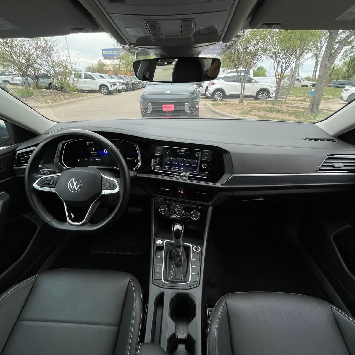 2024 Volkswagen Jetta - Image 11