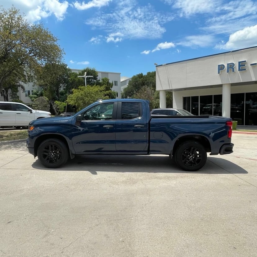 2023 Chevrolet Silverado 1500 - Image 2