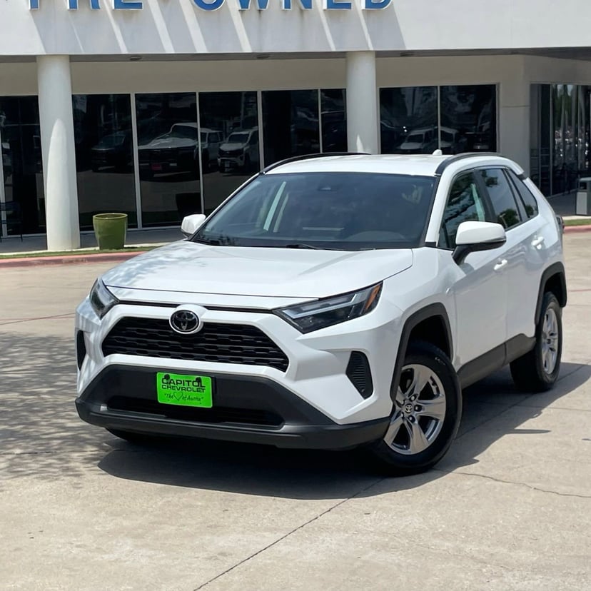 2023 Toyota RAV4 - Image 10