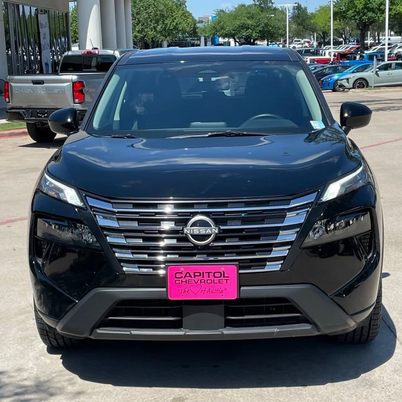 2025 Nissan Rogue - Image 6