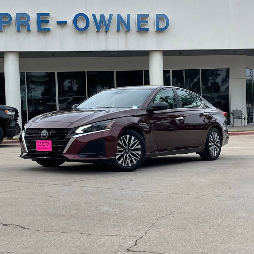 2024 Nissan Altima - Image 2