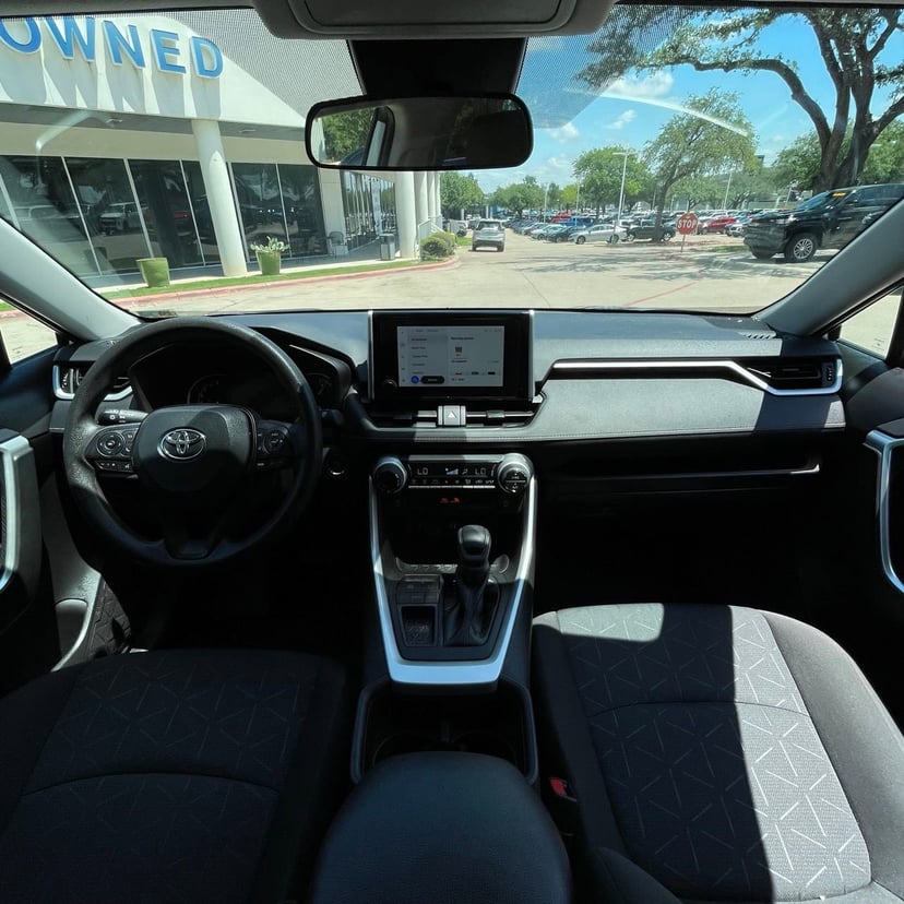 2024 Toyota RAV4 - Image 11