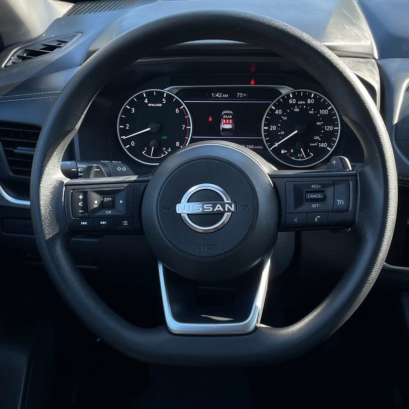 2024 Nissan Rogue - Image 12