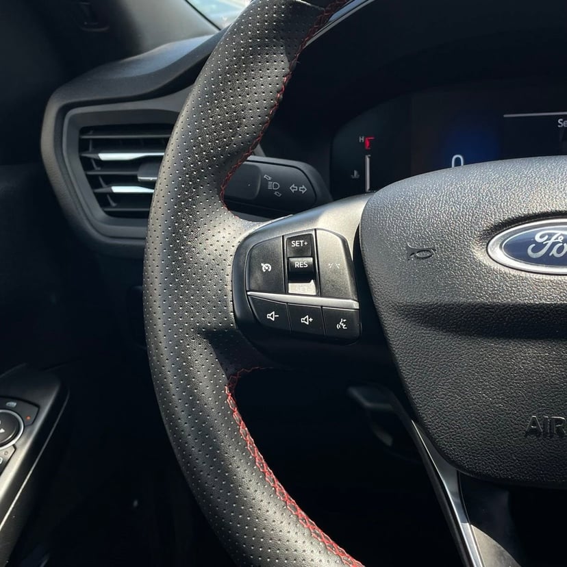 2025 Ford Escape - Image 13
